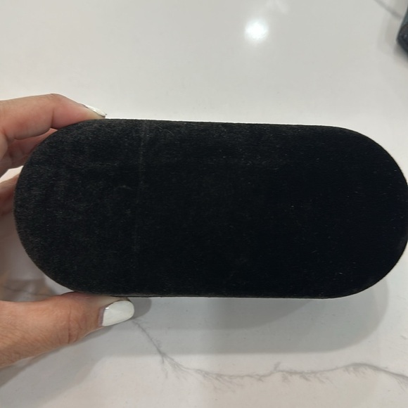 TOM FORD Medium Black velvet Sunglass Case only, New brown inside - Picture 6 of 6